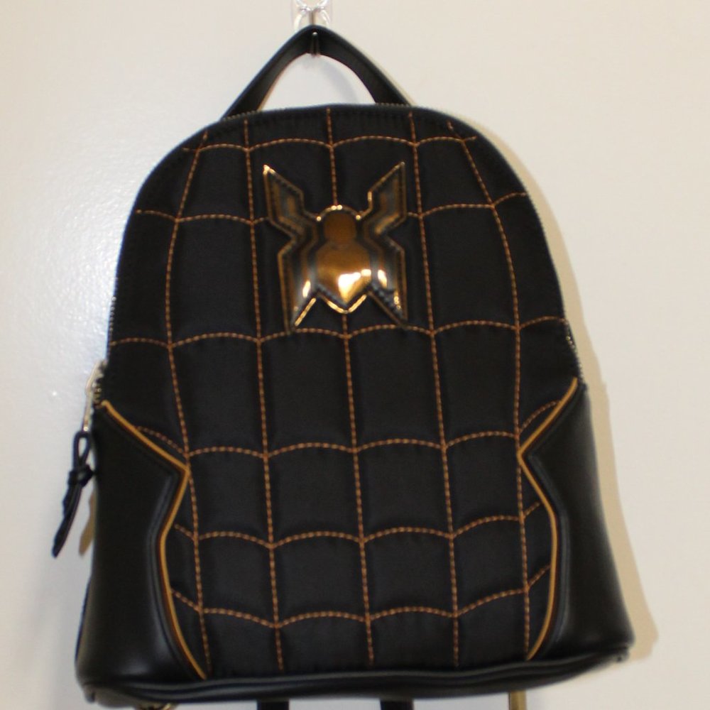 Disney’s exclusive Spider-Man: Now Way Home revisable backpack - Picture 2 of 4